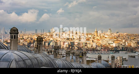 Vue de la mosquée Suleymaniye au Bosphore, Istanbul, Turquie Banque D'Images