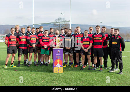 Heidelberg, Allemagne. Le 04 février, 2019. La formation de l'équipe nationale allemande de Rugby. L'équipe nationale de rugby allemand se réunit autour du Webb Ellis Cup, la Coupe du monde. Credit : Jürgen Kessler/dpa/Alamy Live News Banque D'Images