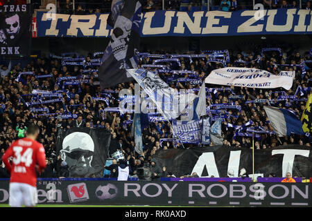 GENK, BELGIQUE - 08 février : les supporters de Genk lors de la Jupiler Pro League match day 25 entre KRC Genk et le Standard de Liège le 08 février 2019 à Genk, en Belgique. (Photo de Vincent Van Doornick/Isosport) Banque D'Images