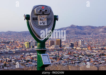 Jumelles automatiques et El Paso Skyline Banque D'Images