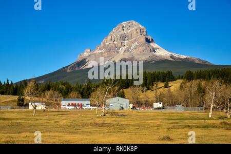 Au bas de la ferme de Crowsnest Pass en Colombie-Britannique, Canada Banque D'Images