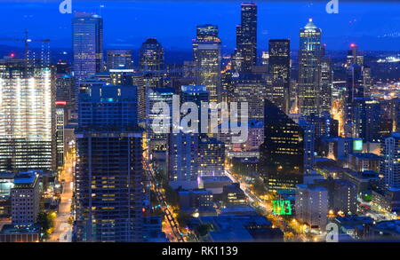 Seattle, Washington, USA - 17 Avril 2015 : Space Needle Vue de nuit Banque D'Images