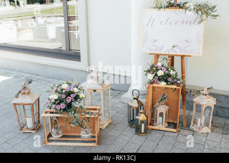 Un endroit pour rencontrer des personnes frappé pour célébrer le mariage. Banque D'Images