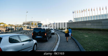 STRASBOURG, FRANCE - Sep 12, 2018 : les travailleurs - les gens d'aller travailler tôt le matin, le Parlement européen à Strasbourg Banque D'Images