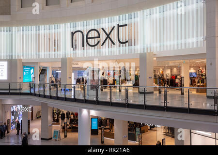 Magasin de vêtements dans le prochain Manchester Arndale Centre commercial, à Manchester, Angleterre, Royaume-Uni Banque D'Images