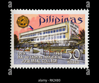 Timbre-poste représentant des Philippines Jose Rizal College de Mandaluyong, 50-ième anniversaire de sa fondation. Banque D'Images