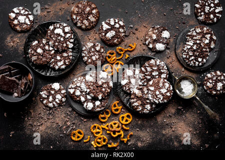 Chocolat Sans Gluten Crinkle Cookies Banque D'Images
