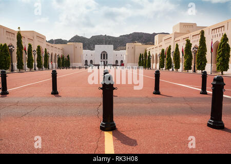 Rue piétonne en face de la National Museum Muscat Banque D'Images