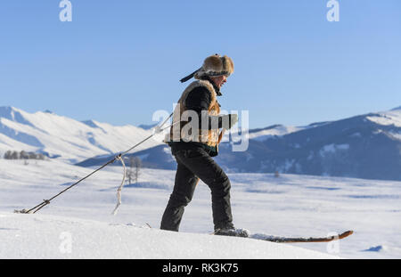 Beijing, Chine, la Région autonome du Xinjiang Uygur. Jan 7, 2019. Skis sur le névé Mamani à Altay, nord-ouest de la Chine, la Région autonome du Xinjiang Uygur, le 7 janvier 2019. Credit : Hu Karibaci/Xinhua/Alamy Live News Banque D'Images