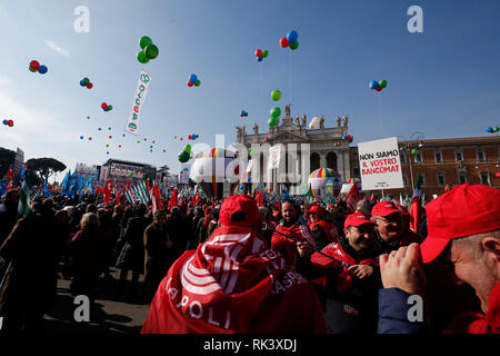 Rome, Italie. 09 Février, 2019. Foto Vincenzo Livieri - LaPresse 09-02-2019 - Roma Politica Manifestazione unitaria dei sindacati CGIL, CISL, UIL Photo Vincenzo Livieri - LaPresse 09-02-2019 - Politique Rome CGIL, CISL, UIL démonstration. Credit : LaPresse/Alamy Live News Banque D'Images