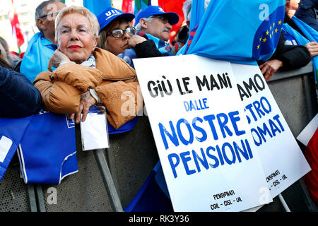 Rome, Italie, 09 février, 2019. 9 février 2019 à Rome. La démonstration des trois syndicats italiens, CGIL, CISL, UIL. Foto Samantha Zucchi Insidefoto insidefoto Crédit : srl/Alamy Live News Banque D'Images