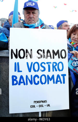 Rome, Italie, 09 février, 2019. 9 février 2019 à Rome. La démonstration des trois syndicats italiens, CGIL, CISL, UIL. Foto Samantha Zucchi Insidefoto insidefoto Crédit : srl/Alamy Live News Banque D'Images