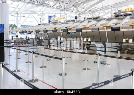 NEW YORK - Le 22 mars 2016 : l'intérieur de l'aéroport JFK. L'aéroport international John F. Kennedy est un grand aéroport international situé à Queens, New York C Banque D'Images