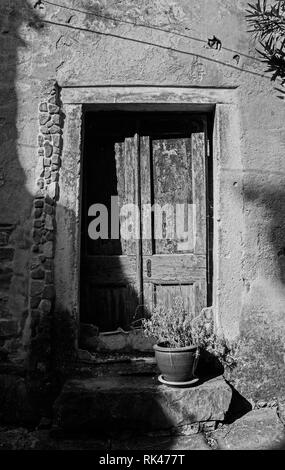 Une porte dans le hill village de Groznjan (appelé aussi Grisignana) en Istrie, Croatie Banque D'Images