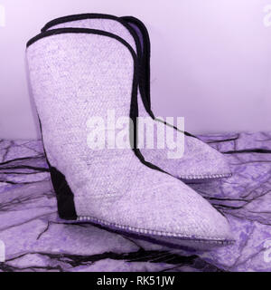 Une seule EVA durable slipper isolé sur fond blanc chaussons mouton isolé sur fond blanc . Banque D'Images