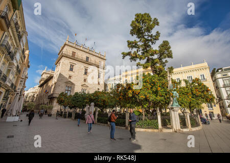 Vue sur le palais (Palau de la Generalitat) dans le centre de Valence, Banque D'Images