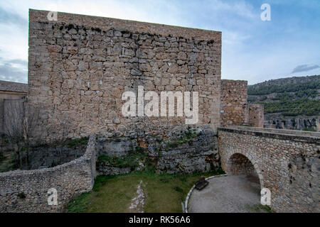 Cuenca, Espagne ; Février 2017 : Ruines du château médiéval de Cuenca, Espagne Banque D'Images