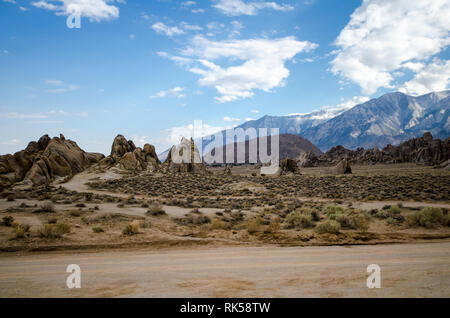 Alabama Hills Recreation Area dans la région de Lone Pine en Californie. De nombreux films de l'Ouest ont été filmés dans ce domaine Banque D'Images