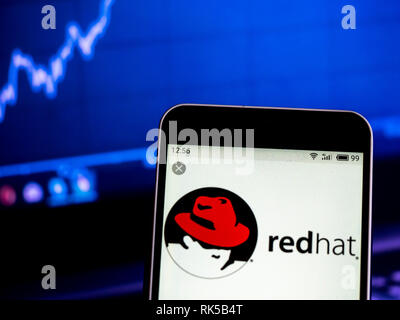 Red Hat Software logo de l'entreprise vu affichée sur smart phone Banque D'Images