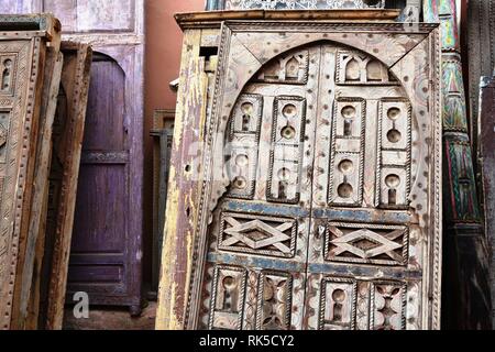 La Splendeur de vieilles portes belle vieille porte marocaine. Marrakech, Maroc. Banque D'Images