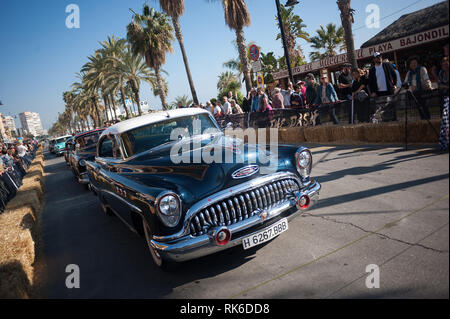 Malaga, Espagne. Feb 9, 2019. Vintage and classic cars vu pendant le festival.Des milliers de personnes du monde entier se réunissent chaque année au cours de la Rockin' Race Jamboree International Festival de quatre jours à Torremolinos, un lieu de rencontre pour tous les amateurs de rockabilly et de la musique swing. Credit : Jésus Merida/SOPA Images/ZUMA/Alamy Fil Live News Banque D'Images