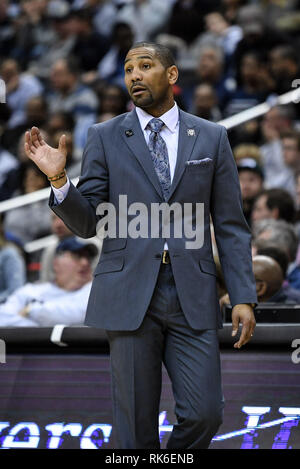 Washington, District de Columbia, Etats-Unis. Feb 9, 2019. L'entraîneur-chef des Bulldogs de Butler LAVALLÉE Jordanie pendant la seconde moitié contre le Georgetown Hoyas à Capital One Arena. Credit : Terrence Williams/ZUMA/Alamy Fil Live News Banque D'Images
