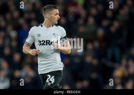 Derby, Royaume-Uni. 9 Feb 2019. Andy King de Derby County au cours de l'EFL Sky Bet match de championnat entre Derby County et Hull City à la Pride Park Stadium, Derby, Angleterre le 9 février 2019. Photo par Matthieu Buchan. Usage éditorial uniquement, licence requise pour un usage commercial. Aucune utilisation de pari, de jeux ou d'un seul club/ligue/dvd publications. Credit : UK Sports Photos Ltd/Alamy Live News Banque D'Images