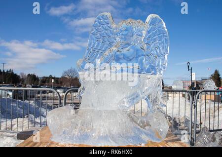 Toronto, Canada. Feb 9, 2019. La sculpture de glace vierge est perçu au cours de la Markham 2019 Festival de glace et de neige à Markham, Ontario, Canada, le 9 février 2019. Avec des dizaines de sculptures de glace faite par des artistes chinois et canadiens, l'événement de 10 jours a débuté le samedi à l'occasion pour tous les habitants de la longueur de l'hiver pour profiter des merveilles et le bonheur illimité dans un domaine unique de la glace et de la neige. Credit : Zou Zheng/Xinhua/Alamy Live News Banque D'Images