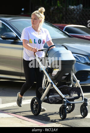 Hilary Duff et sa fille Violet Banques Koma dehors et environ dans la région avec : Hilary Duff, Koma Violet Banques Où : Los Angeles, California, United States Quand : 09 Jan 2019 Credit : WENN.com Banque D'Images