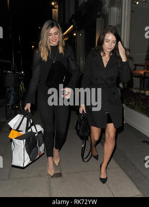 Kate Moss en laissant La Famiglia restaurant, après avoir célébré le 21e anniversaire de naissance de sa demi-sœur Lottie Lottie Moss Moss avec : où : London, Royaume-Uni Quand : 09 Jan 2019 : Crédit/WENN.com Alexander sera Banque D'Images