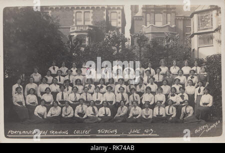 Les étudiants des collèges de formation d'une journée de Portsmouth, juin 1913, Hampshire, England, UK Banque D'Images