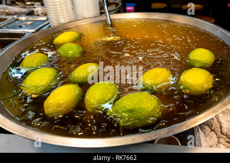 Nourriture de rue taïwanaise - Aiyu Jelly chez un vendeur de nourriture de rue à Taiwan Banque D'Images