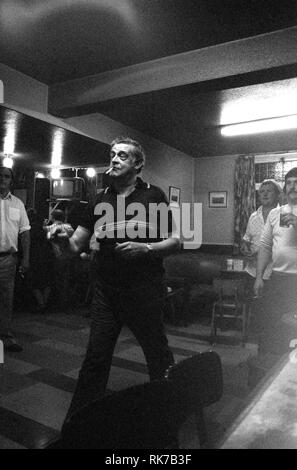 Fléchettes soir dans la Taverne de Primrose, Wakefield, Yorkshire, Angleterre. 1979 Banque D'Images