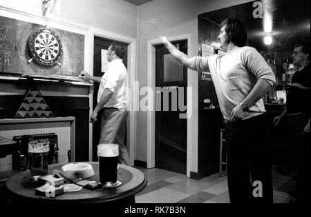 Fléchettes soir dans la Taverne de Primrose, Wakefield, Yorkshire, Angleterre. 1979 Banque D'Images