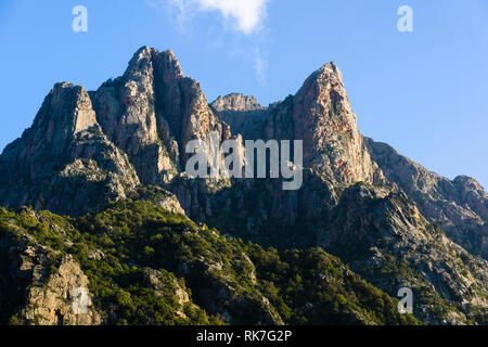 Des pics de montagne près de Porto, Corse, France Banque D'Images