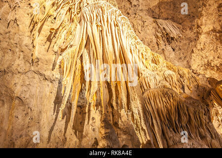Voir dans les grottes de Carlsbad Caverns National Park, New Mexico, un célèbre parc national célèbre pour ses grottes calcaires, rock formations Banque D'Images