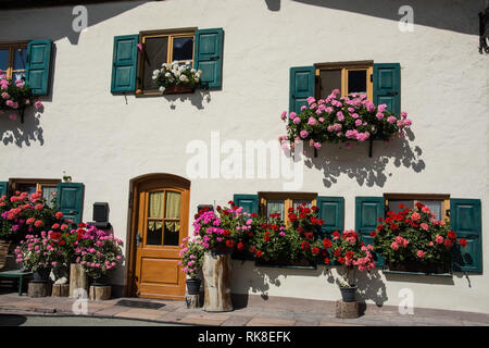 Mittenwald est une commune allemande dans le district de Garmisch-Partenkirchen, en Bavière. Banque D'Images