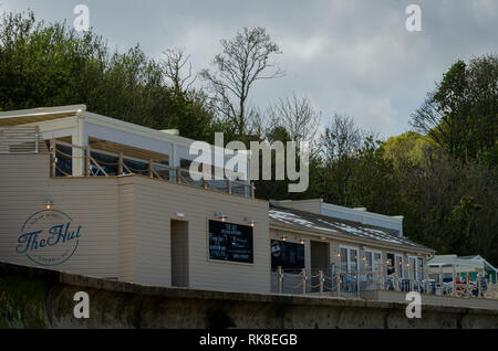 La hutte, restaurant de plage à Colwell Bay (eau douce) sur l'île de Wight en Angleterre. Banque D'Images