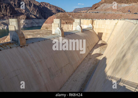 L'un des déversoirs à côté du barrage Hoover, comté de Clark, Nevada, United States. Banque D'Images