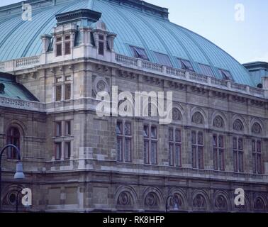EDIFICIO NEORRENACENTISTA- 1869- RECONSTRUIDA EN 1955 DESPUES DE LOS BOMBARDEOS POR BOLTENSTERN(DET. Auteur : SICCARDSBURG / NÜLL. Emplacement : L'Opéra. WIEN. L'Autriche. Banque D'Images