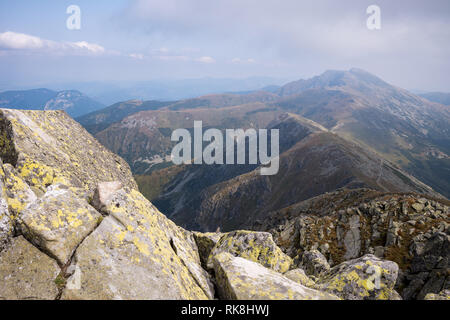 Vue depuis le mont Chopok un jour d'été, et de ski de randonnée de Jasna, Parc National des Basses Tatras, Slovaquie Banque D'Images