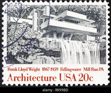 Maison Fallingwater de Frank Lloyd Wright sur timbre américain Banque D'Images