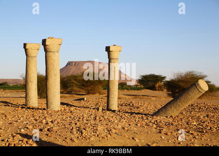 En Afrique Soudan île de sai les ruines dans la ville antique des Nubiens près du nilo et tombes Banque D'Images