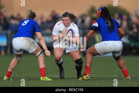 L'Angleterre Sarah Berne est abordé par le gestionnaire et Romain Safi N'Diaye lors du match des Six Nations au parc du château, Doncaster. Banque D'Images