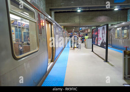 CHICAGO - 22 mars 2016 : station de métro à Chicago O'Hare International Airport. O'Hare se trouve en ce moment une importante plaque tournante pour American Airlines, United Airlin Banque D'Images