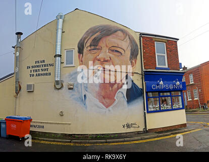 'La peur est quelque chose J'essaie de ne pas absorber',Clifton Road, Prestwich, l'automne, Mark E Smith, de l'oeuvre 8 Clifton Road, Bury, Prestwich M25 3DG, Angleterre Banque D'Images