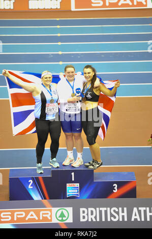 Birmingham, UK.10 Février, 2019, Women's Shot mis gagnants Sophie MCKINNA, Amelia STRICKLER, Adele Nicoll. La Spar athlétisme en salle de Birmingham, en Angleterre. Crédit : Paul/Saripo Alamy Live News Banque D'Images