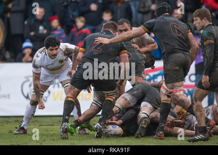 Bruxelles, Belgique. 09Th Feb 2019. Rugby : EM, Division 1A, Journée 1 : Belgium-Germany. Hassan de Francfort (Allemagne, Rayan, 19 à gauche) ne peut empêcher les Belges d'essayer de nouveau. L'équipe a perdu à 22:29 (7:12). Credit : Jürgen Kessler/dpa/Alamy Live News Banque D'Images