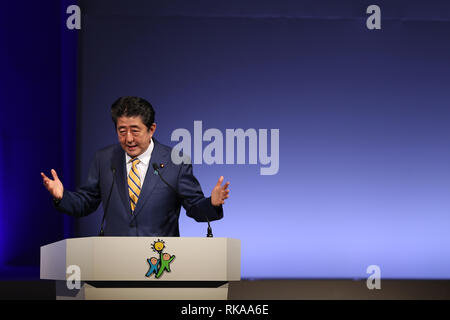Tokyo, Japon. 10 fév, 2019. Le Premier ministre japonais Shinzo Abe prononce un discours lors de la convention annuelle de la parti libéral démocrate (LDP) à Tokyo, Japon, le 10 février 2019. Le PLD a tenu sa 86e convention ici le dimanche. Crédit : Du Xiaoyi/Xinhua/Alamy Live News Banque D'Images