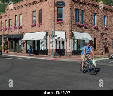 Les détaillants de luxe internationale sur Galena Street, Aspen, Colorado, USA Banque D'Images